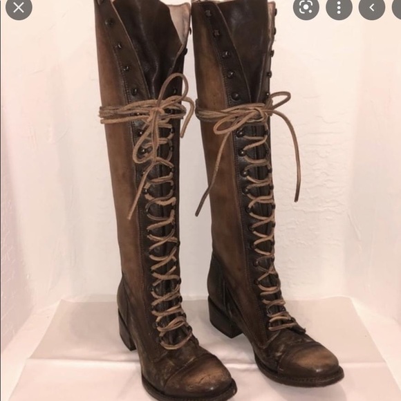 NOT FOR SALE!! ISO!! Looking for a pair of Freebird Arlos in either a 7 or 8! - Picture 3 of 5